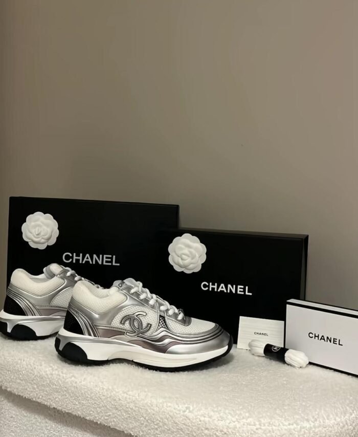 CHANEL RUNNER GRIS MÉTALLIQUE